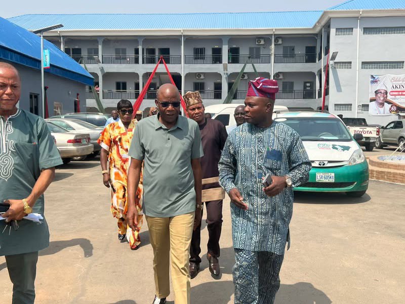 APC State Chairman Ojelabi Inspects E-Registration Exercise in Alimosho, Commends Hon. Akinpelu’s Grassroots Mobilisation Drive